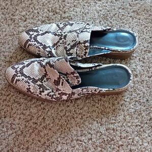 Chic Snakeskin Patterned‎ Mules